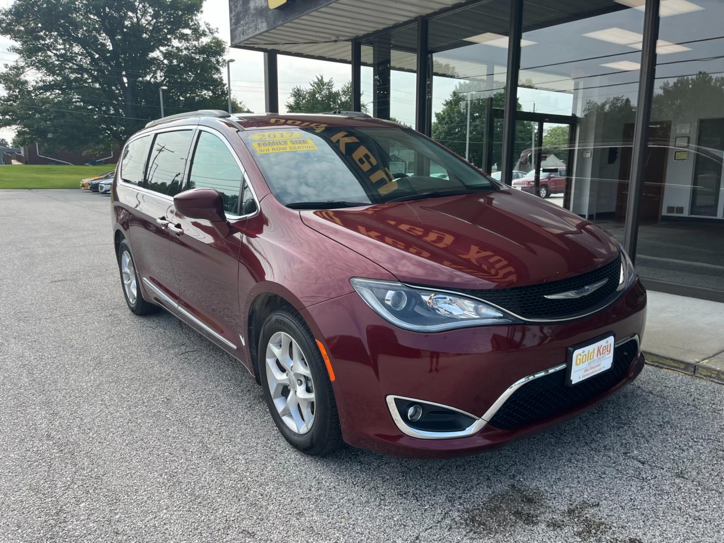 2017 Velvet Red Pearl Coat Chrysler Pacifica Touring-L (2C4RC1BG7HR) with an 3.6L V6 DOHC 24V engine, 9-Speed Automatic transmission, located at 1633 W Kimberly, Davenport, IA, 52806, (563) 323-5341, 41.559456, -90.598732 - Photo#2