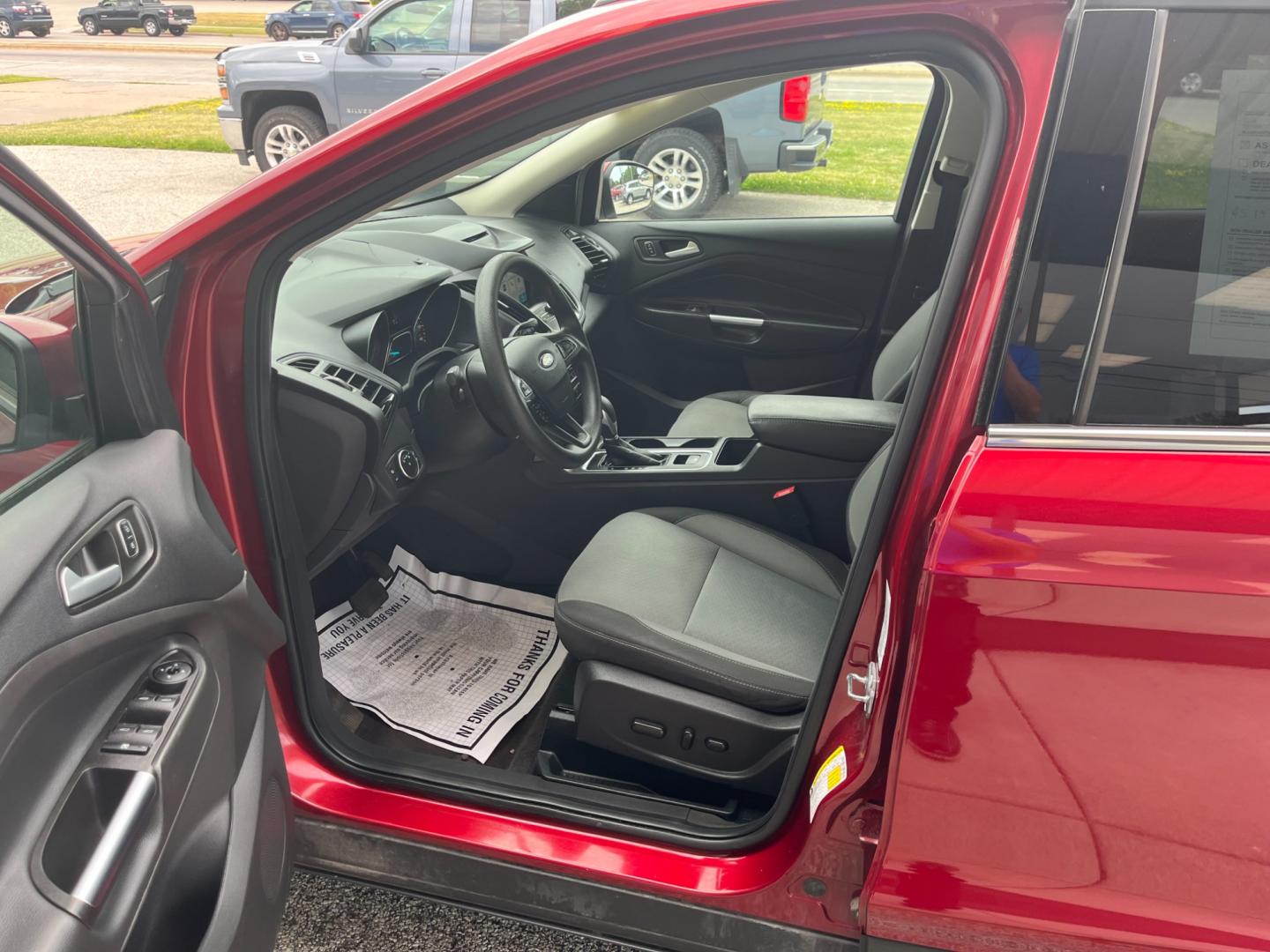 2018 Ruby Red Metallic Tinted Clearcoat Ford Escape SE FWD (1FMCU0GD1JU) with an 1.5L L4 DOHC 16V engine, 6-Speed Automatic transmission, located at 1633 W Kimberly, Davenport, IA, 52806, (563) 323-5341, 41.559456, -90.598732 - Photo#8