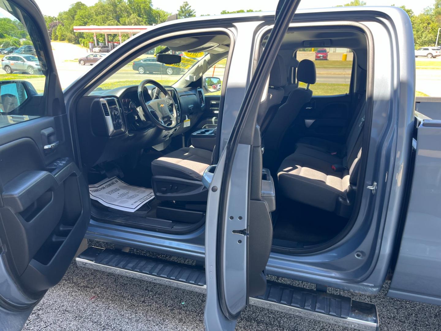 2015 Blue Chevrolet Silverado 1500 LT Double Cab 4WD (1GCVKREC4FZ) with an 5.3L V8 OHV 16V engine, 6-Speed Automatic transmission, located at 1633 W Kimberly, Davenport, IA, 52806, (563) 323-5341, 41.559456, -90.598732 - Photo#7