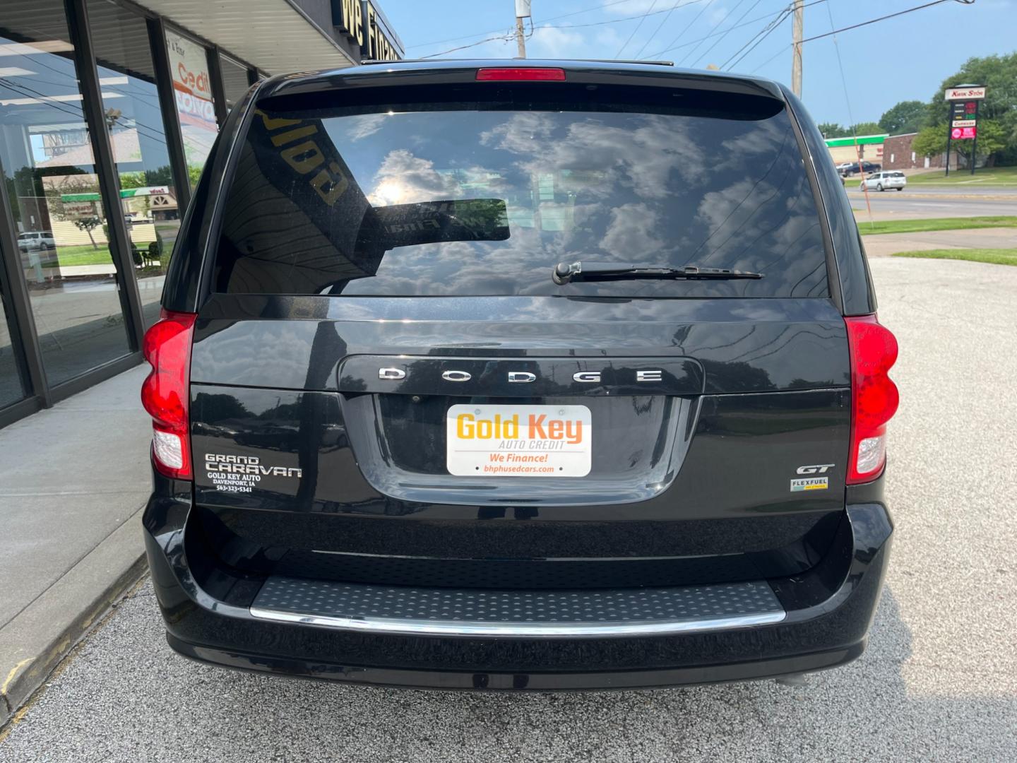 2019 BLACK Dodge Grand Caravan SPORTS VAN (2C4RDGEG6KR) with an 3.6L V6 DOHC 24V engine, 6-Speed Automatic transmission, located at 1633 W Kimberly, Davenport, IA, 52806, (563) 323-5341, 41.559456, -90.598732 - Photo#4