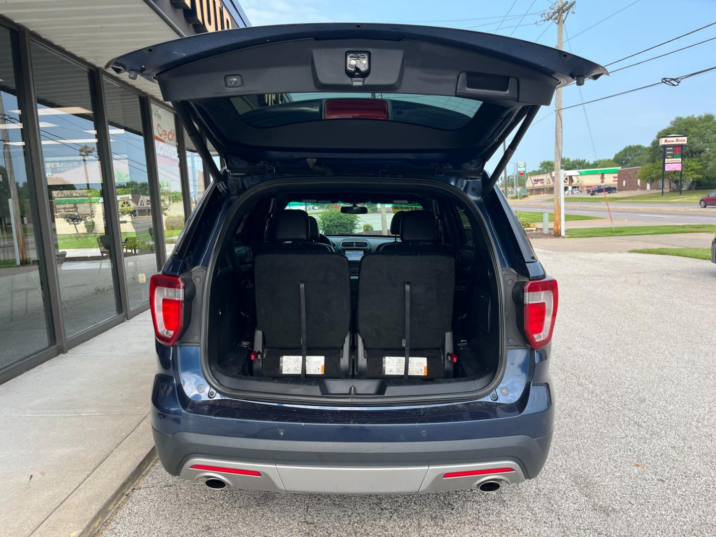 2017 Blue Ray Metallic Ford Explorer (1FM5K8D81HG) , located at 1633 W Kimberly, Davenport, IA, 52806, (563) 323-5341, 41.559456, -90.598732 - Photo#5