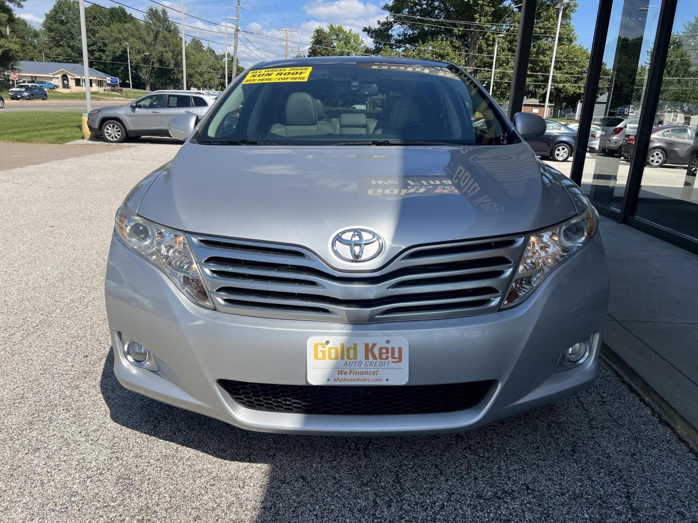 2011 Classic Silver Metallic Toyota Venza AWD V6 (4T3BK3BB2BU) with an 3.5L V6 DOHC 24V engine, 6-Speed Automatic transmission, located at 1633 W Kimberly, Davenport, IA, 52806, (563) 323-5341, 41.559456, -90.598732 - Photo#2