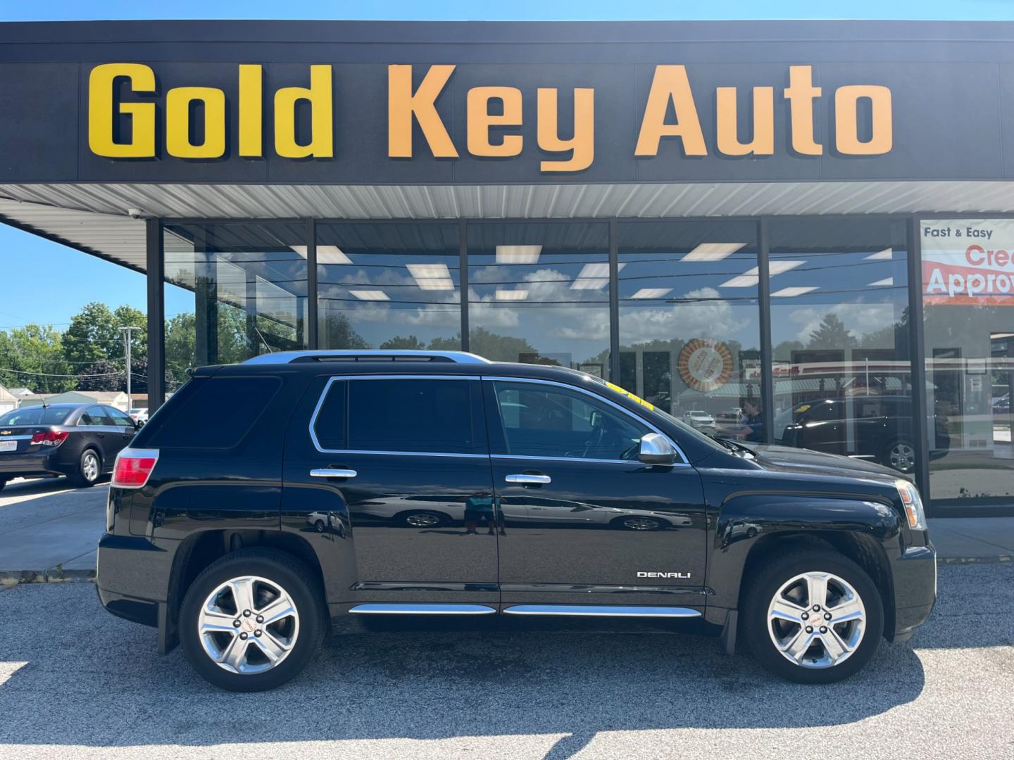 2017 Onyx Black GMC Terrain SLE2 FWD (2GKALREK6H6) with an 2.4L L4 DOHC 16V engine, 6-Speed Automatic transmission, located at 1633 W Kimberly, Davenport, IA, 52806, (563) 323-5341, 41.559456, -90.598732 - Photo#0