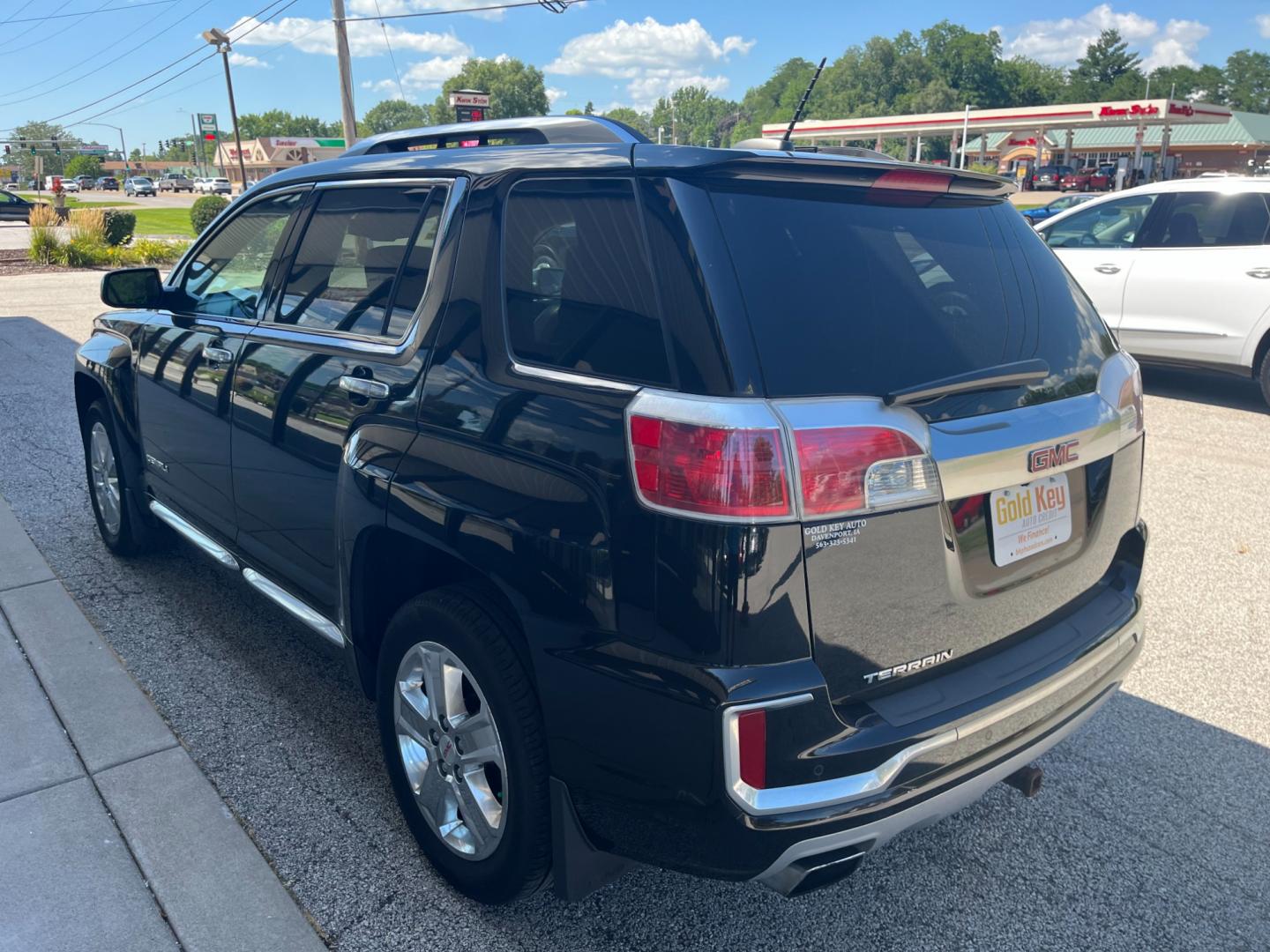 2017 Onyx Black GMC Terrain SLE2 FWD (2GKALREK6H6) with an 2.4L L4 DOHC 16V engine, 6-Speed Automatic transmission, located at 1633 W Kimberly, Davenport, IA, 52806, (563) 323-5341, 41.559456, -90.598732 - Photo#3