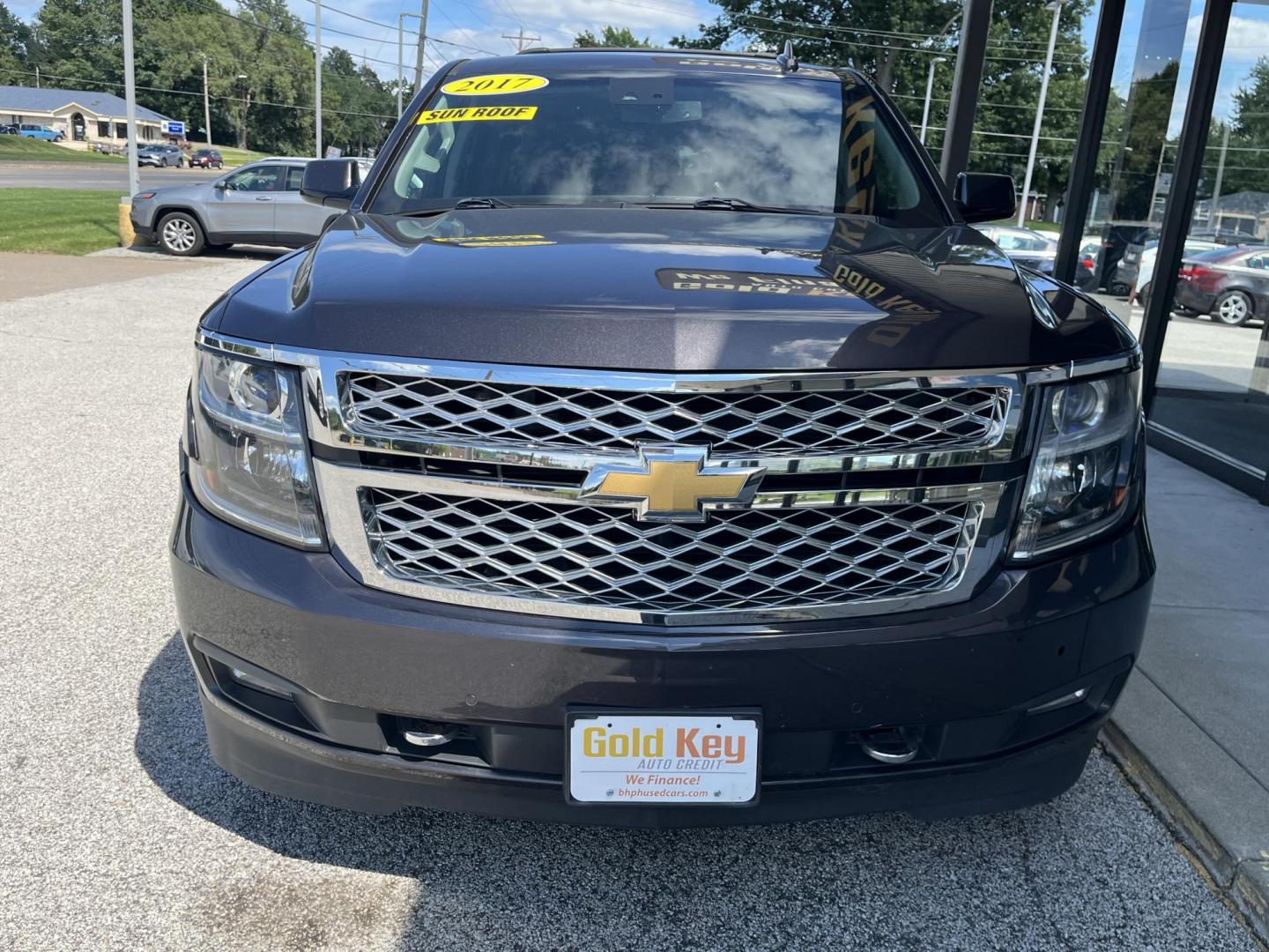 2017 Tungsten Metallic Chevrolet Suburban LT 4WD (1GNSKHKC0HR) with an 5.3L V8 OHV 16V engine, 6-Speed Automatic transmission, located at 1633 W Kimberly, Davenport, IA, 52806, (563) 323-5341, 41.559456, -90.598732 - Photo#1