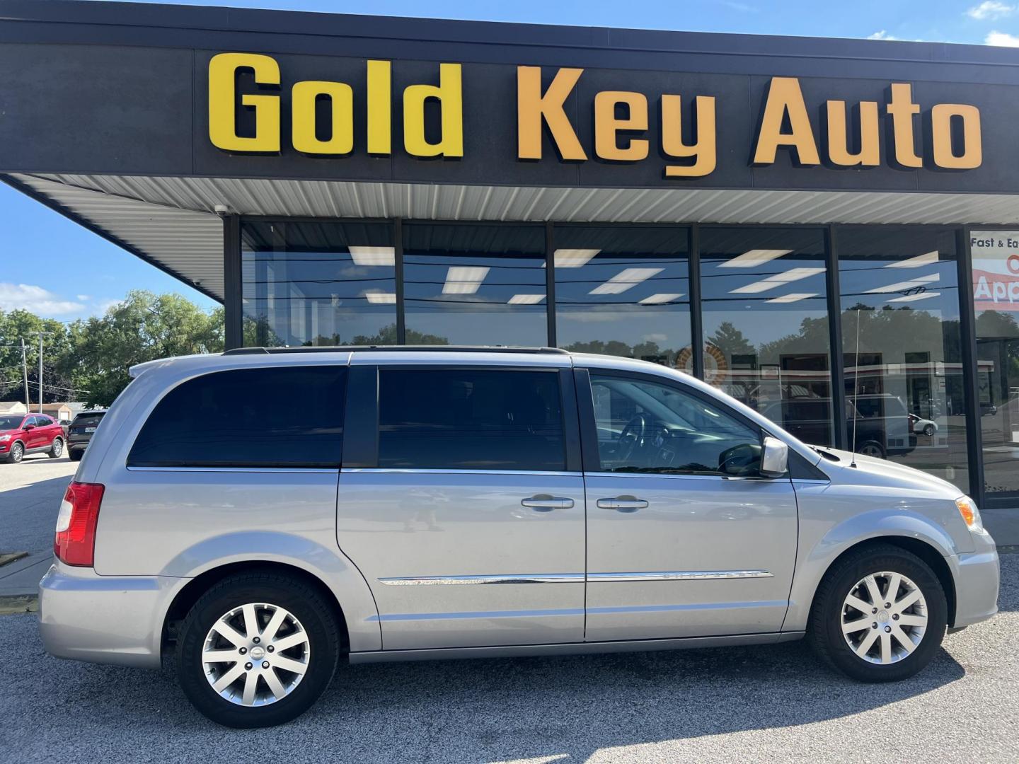 2016 Silver /Black Chrysler Town & Country Touring (2C4RC1BG7GR) with an 3.6L V6 DOHC 24V engine, 6A transmission, located at 1633 W Kimberly, Davenport, IA, 52806, (563) 323-5341, 41.559456, -90.598732 - Photo#0