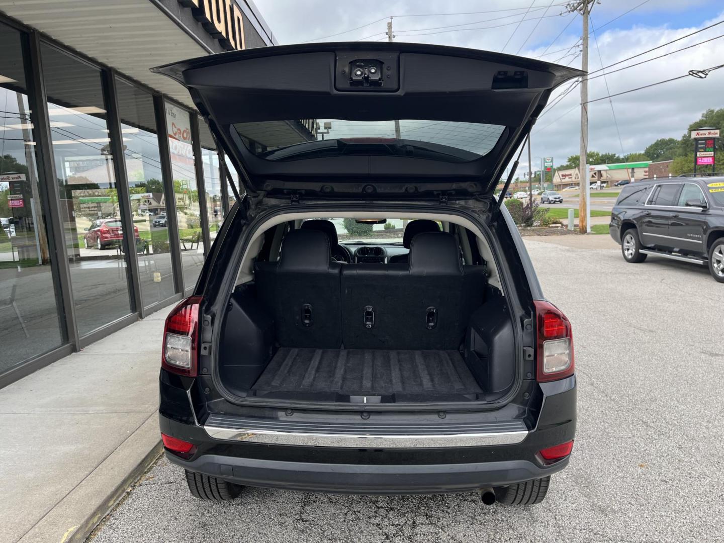 2015 Black Clear Coat Jeep Compass Latitude 4WD (1C4NJDEBXFD) with an 2.4L L4 DOHC 16V engine, 6-Speed Automatic transmission, located at 1633 W Kimberly, Davenport, IA, 52806, (563) 323-5341, 41.559456, -90.598732 - Photo#5