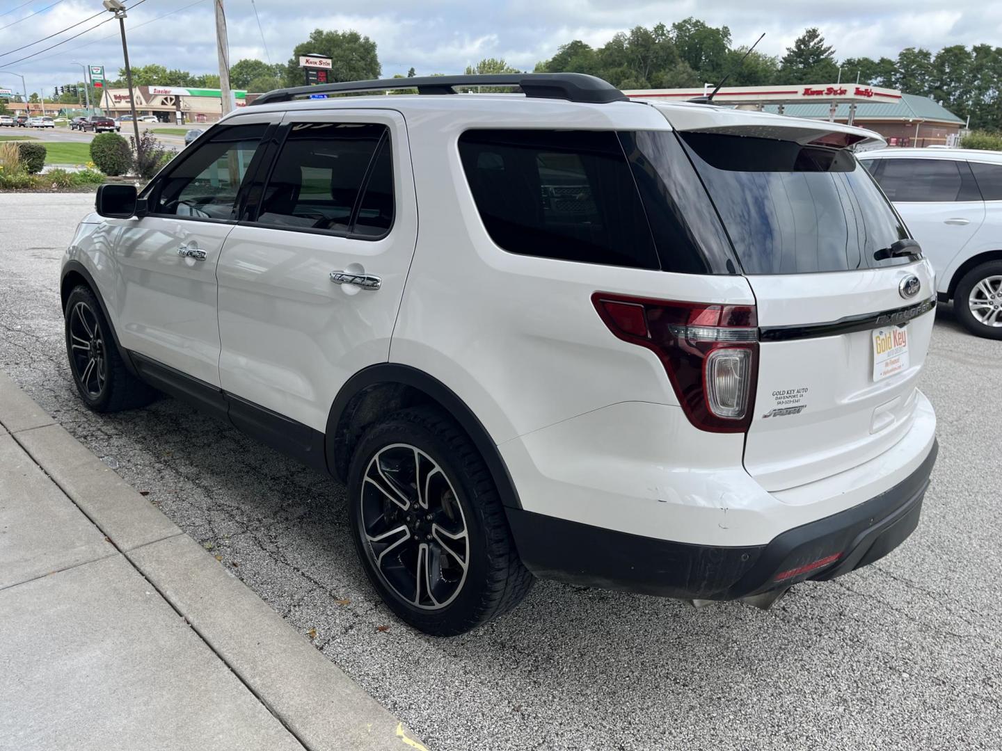 2014 White Platinum Met TC Ford Explorer Sport 4WD (1FM5K8GT1EG) with an 3.5L V6 DOHC 24V engine, 6-Speed Automatic transmission, located at 1633 W Kimberly, Davenport, IA, 52806, (563) 323-5341, 41.559456, -90.598732 - Photo#3