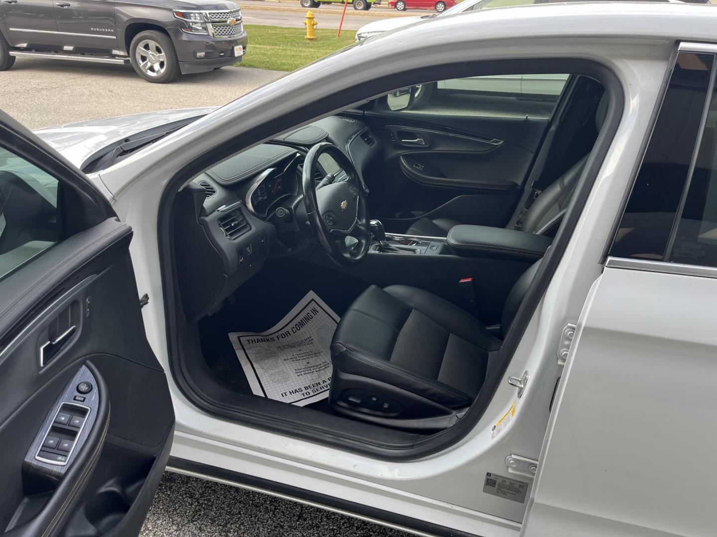 2018 Summit White Chevrolet Impala LT (2G1105S37J9) with an 3.6L V6 DOHC 24V engine, 6-Speed Automatic transmission, located at 1633 W Kimberly, Davenport, IA, 52806, (563) 323-5341, 41.559456, -90.598732 - Photo#7