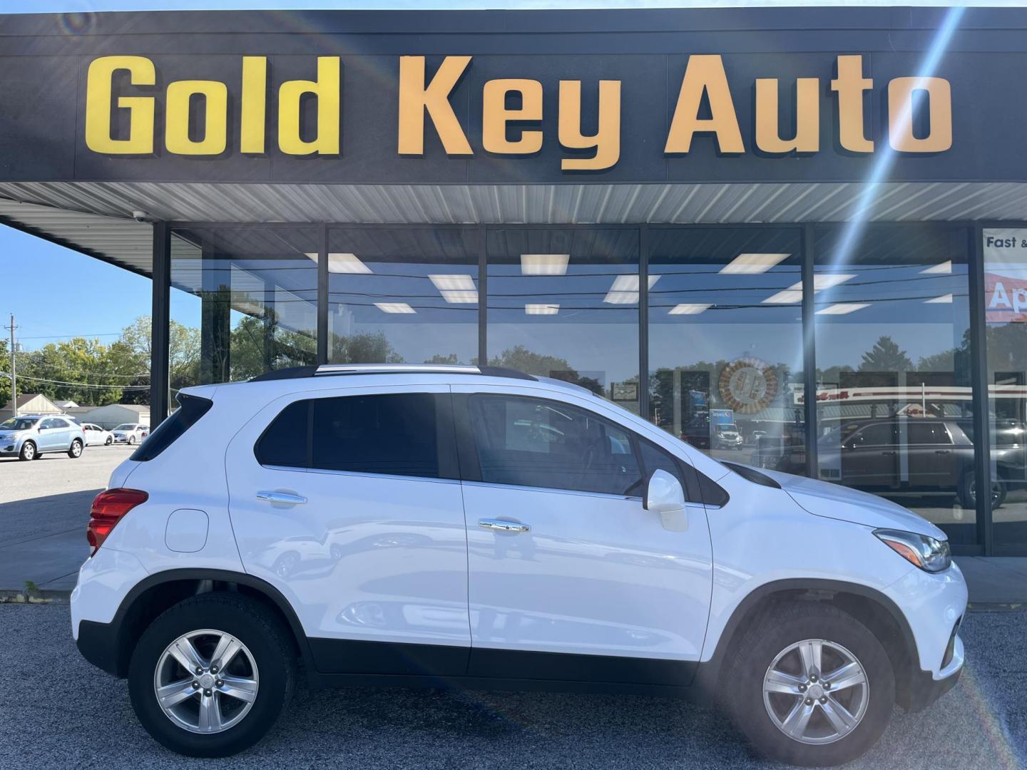 2017 Summit White Chevrolet Trax LT AWD (3GNCJPSBXHL) with an 1.4L L4 DOHC 16V engine, 6-Speed Automatic transmission, located at 1633 W Kimberly, Davenport, IA, 52806, (563) 323-5341, 41.559456, -90.598732 - Photo#0