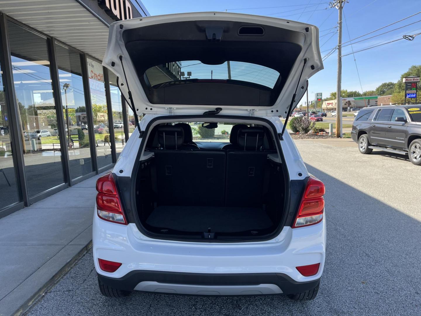 2017 Summit White Chevrolet Trax LT AWD (3GNCJPSBXHL) with an 1.4L L4 DOHC 16V engine, 6-Speed Automatic transmission, located at 1633 W Kimberly, Davenport, IA, 52806, (563) 323-5341, 41.559456, -90.598732 - Photo#5