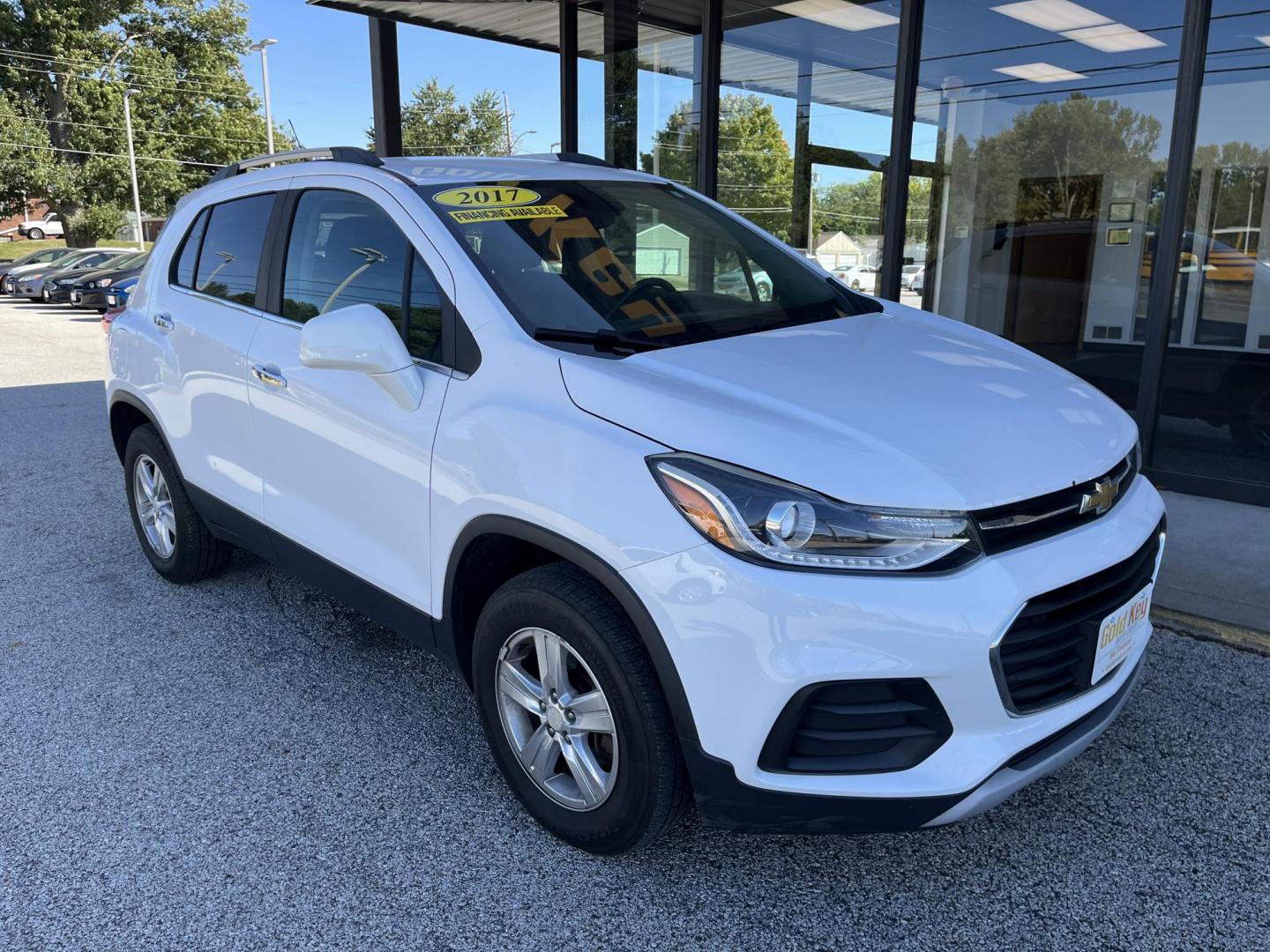 2017 Summit White Chevrolet Trax LT AWD (3GNCJPSBXHL) with an 1.4L L4 DOHC 16V engine, 6-Speed Automatic transmission, located at 1633 W Kimberly, Davenport, IA, 52806, (563) 323-5341, 41.559456, -90.598732 - Photo#3