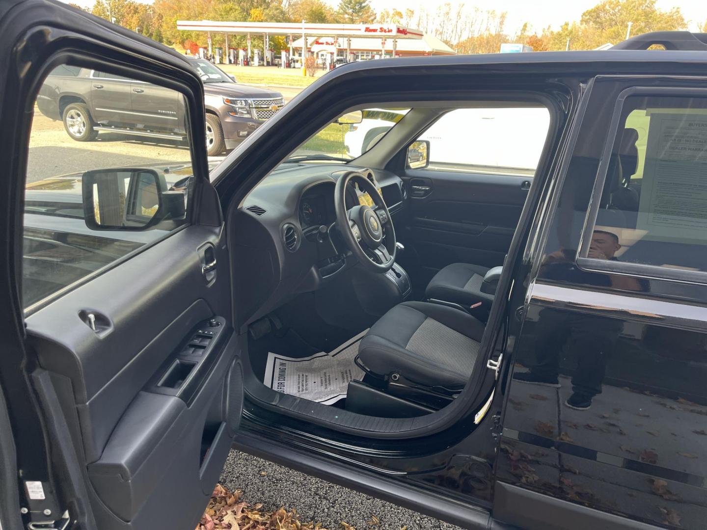 2015 Black Clearcoat Jeep Patriot Sport 4WD (1C4NJRBB5FD) with an 2.4L L4 DOHC 16V engine, located at 1633 W Kimberly, Davenport, IA, 52806, (563) 323-5341, 41.559456, -90.598732 - Photo#8