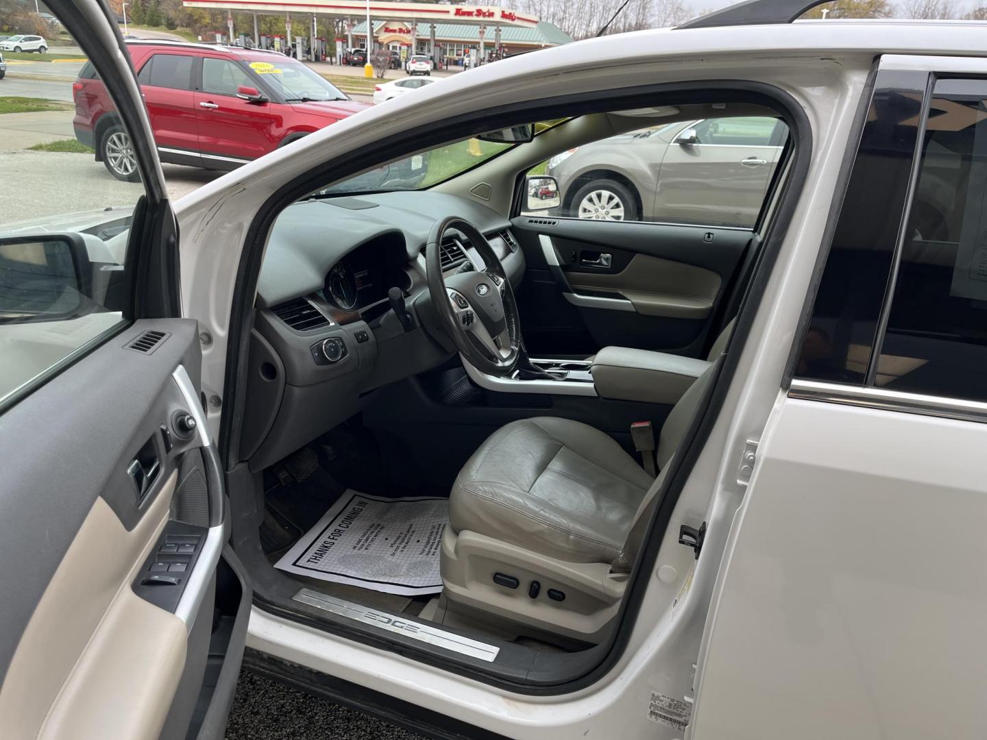 2012 White Platinum Tricoat Metallic Ford Edge Limited AWD (2FMDK4KC0CB) with an 3.5L V6 DOHC 24V engine, 6-Speed Automatic transmission, located at 1633 W Kimberly, Davenport, IA, 52806, (563) 323-5341, 41.559456, -90.598732 - Photo#8