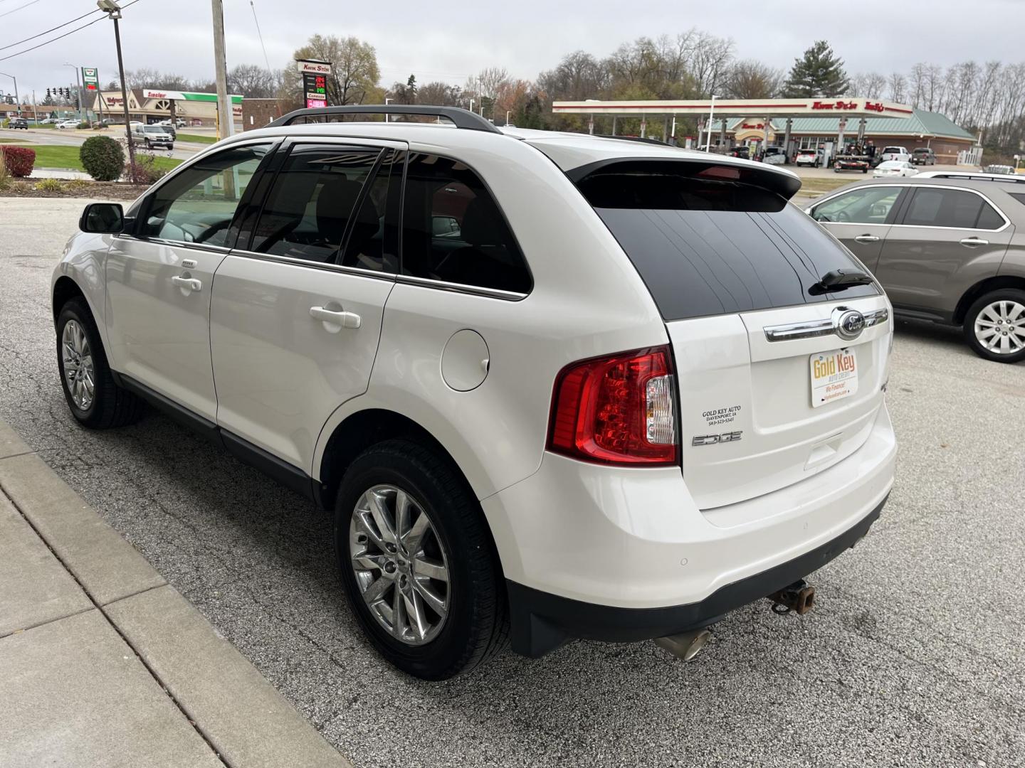 2012 White Platinum Tricoat Metallic Ford Edge Limited AWD (2FMDK4KC0CB) with an 3.5L V6 DOHC 24V engine, 6-Speed Automatic transmission, located at 1633 W Kimberly, Davenport, IA, 52806, (563) 323-5341, 41.559456, -90.598732 - Photo#3