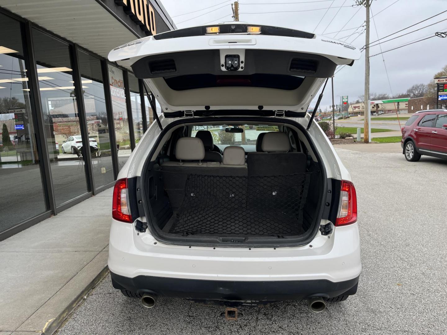 2012 White Platinum Tricoat Metallic Ford Edge Limited AWD (2FMDK4KC0CB) with an 3.5L V6 DOHC 24V engine, 6-Speed Automatic transmission, located at 1633 W Kimberly, Davenport, IA, 52806, (563) 323-5341, 41.559456, -90.598732 - Photo#5