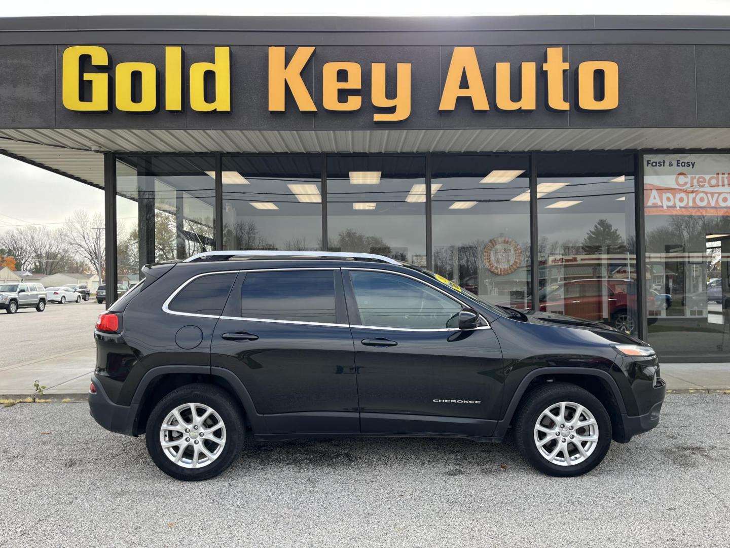 2014 Black Jeep Cherokee Latitude FWD (1C4PJLCB1EW) with an 2.4L L4 DOHC 16V engine, 9-Speed Automatic transmission, located at 1633 W Kimberly, Davenport, IA, 52806, (563) 323-5341, 41.559456, -90.598732 - Photo#0