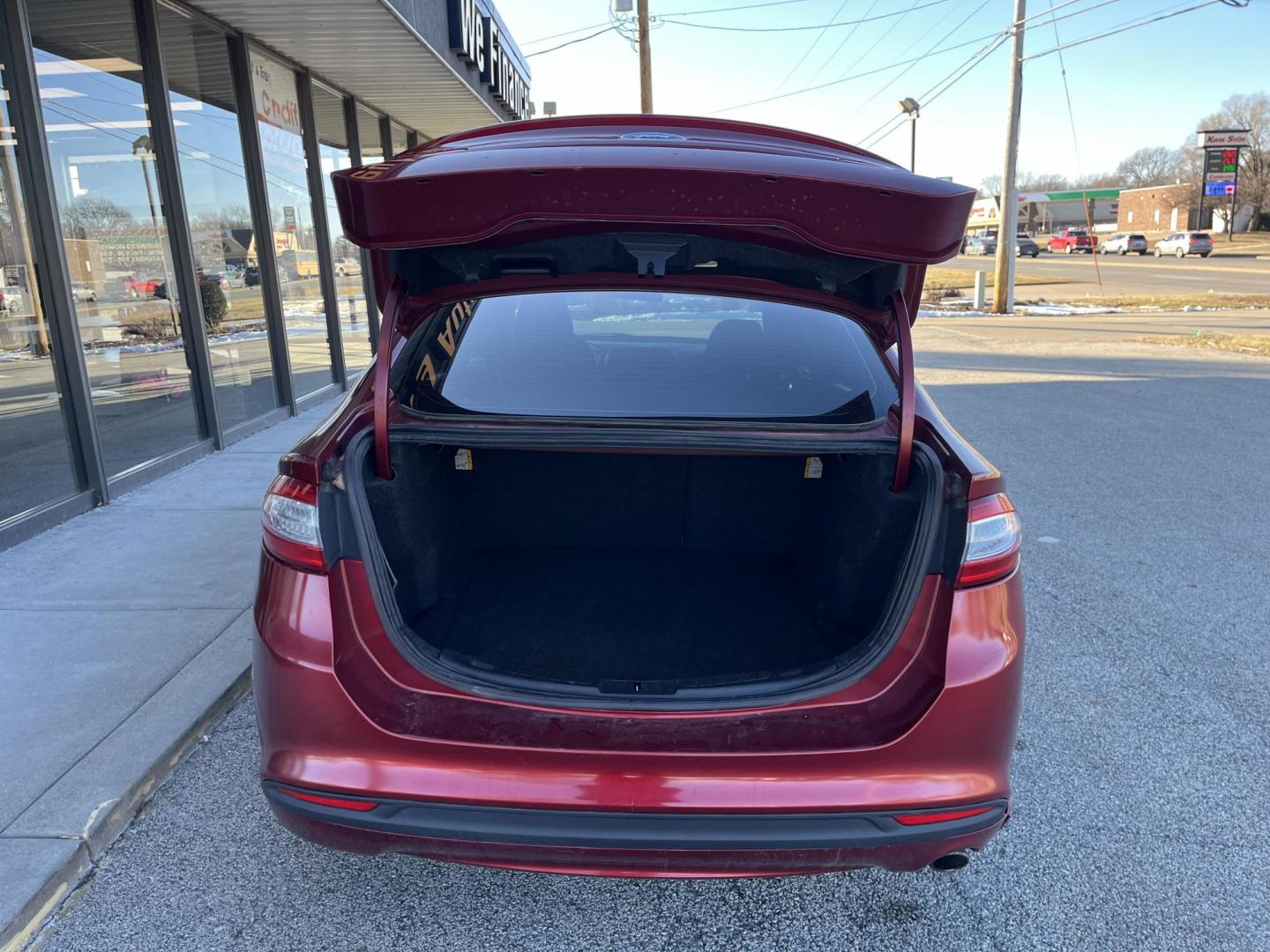 2013 Ruby Red Met Tinted CC Ford Fusion SE (3FA6P0H73DR) with an 2.5L L4 DOHC 16V engine, located at 1633 W Kimberly, Davenport, IA, 52806, (563) 323-5341, 41.559456, -90.598732 - Photo#5