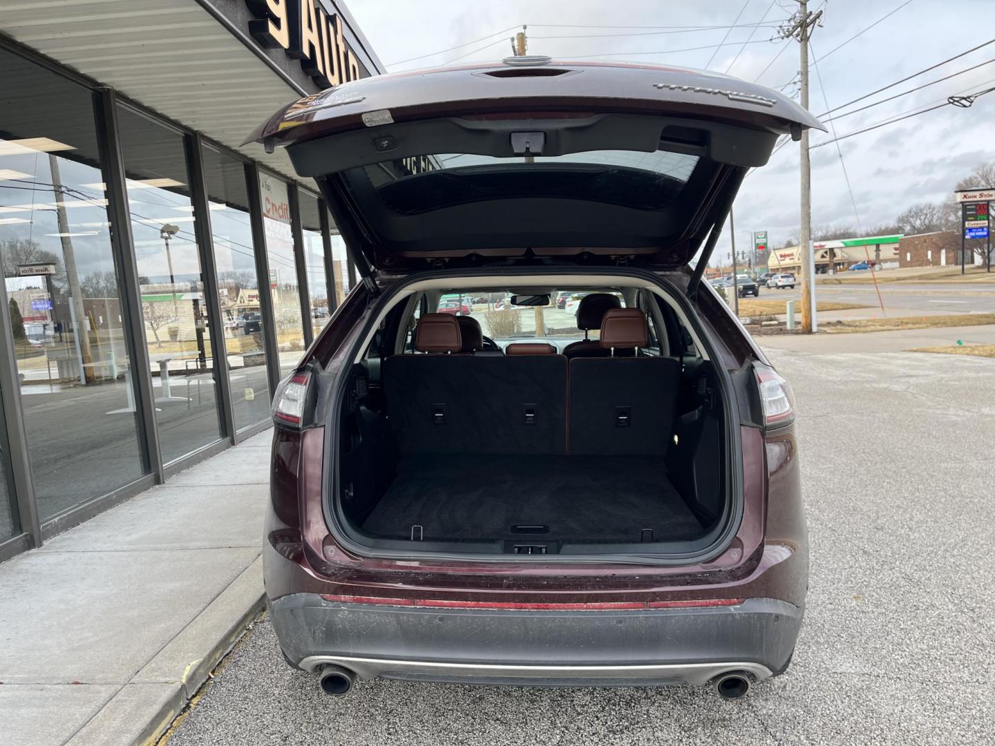 2018 Red Ford Edge Utility (2FMPK3K91JB) with an 2.0L I4 Turbo engine, Auto transmission, located at 1633 W Kimberly, Davenport, IA, 52806, (563) 323-5341, 41.559456, -90.598732 - Photo#5