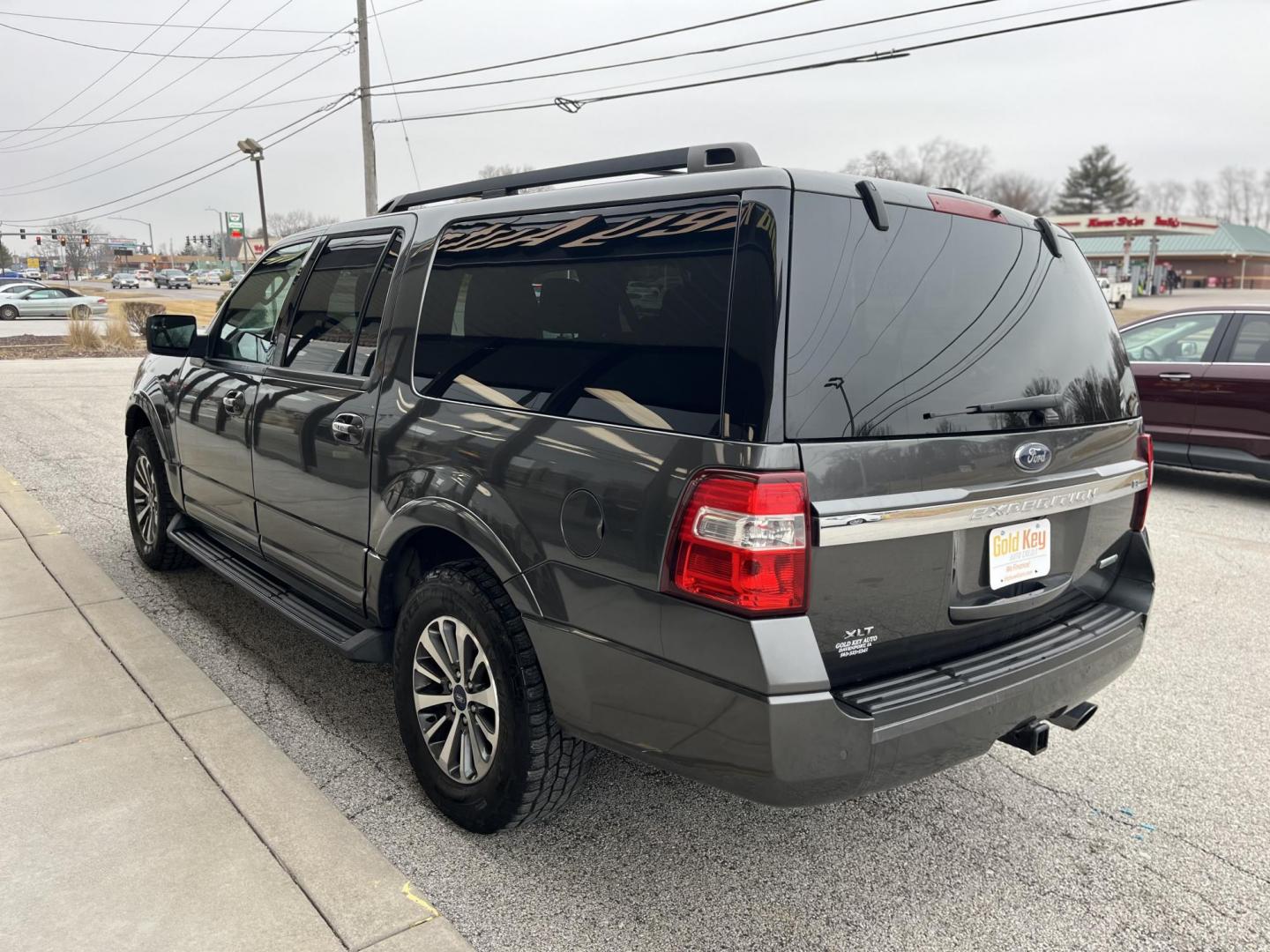 2017 Granite Crystal Met Ford Expedition EL King Ranch 2WD (1FMJK1HT9HE) with an 3.5L V6 DOHC 24V FFV engine, 6A transmission, located at 1633 W Kimberly, Davenport, IA, 52806, (563) 323-5341, 41.559456, -90.598732 - Photo#3