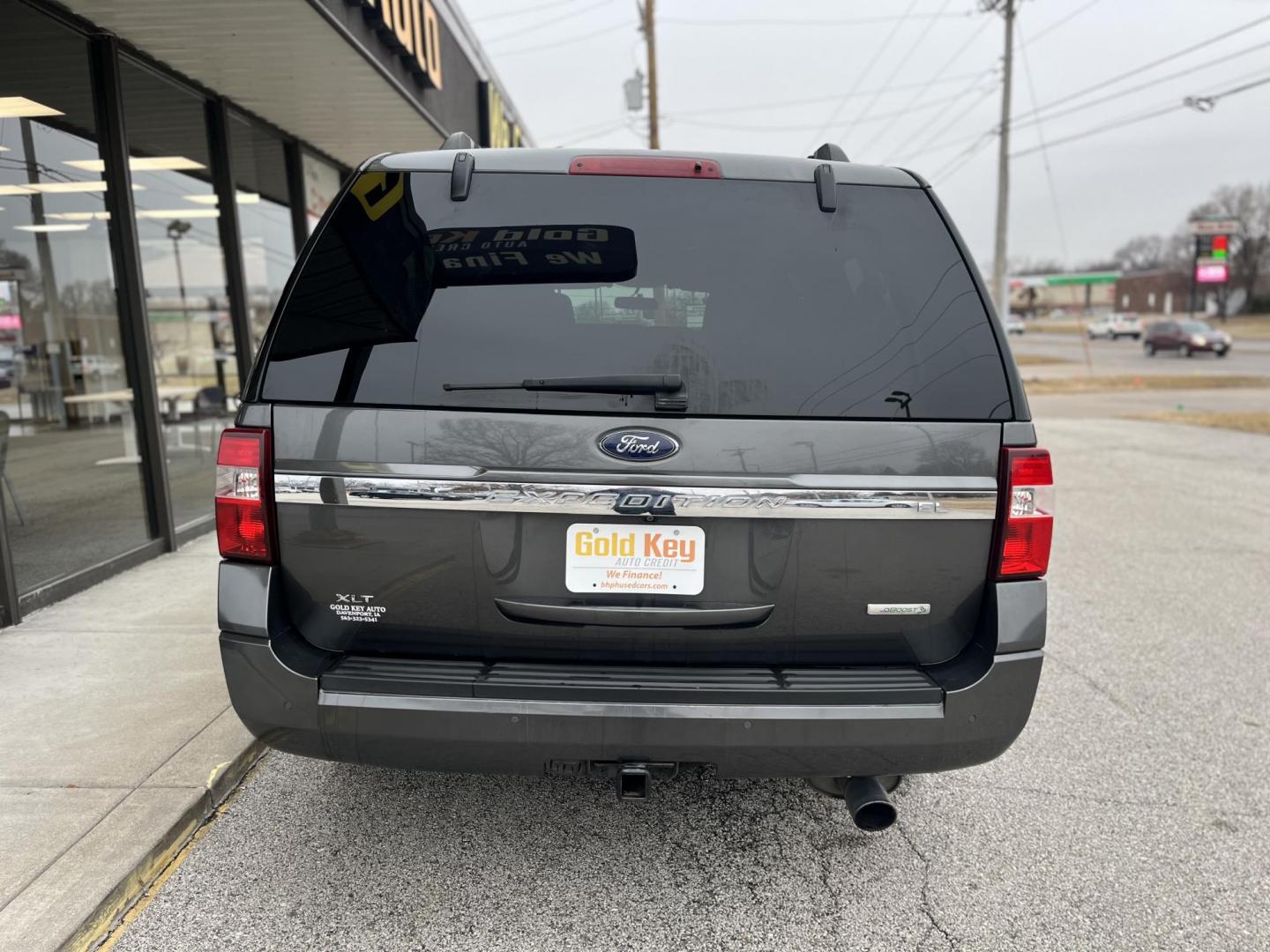 2017 Granite Crystal Met Ford Expedition EL King Ranch 2WD (1FMJK1HT9HE) with an 3.5L V6 DOHC 24V FFV engine, 6A transmission, located at 1633 W Kimberly, Davenport, IA, 52806, (563) 323-5341, 41.559456, -90.598732 - Photo#4