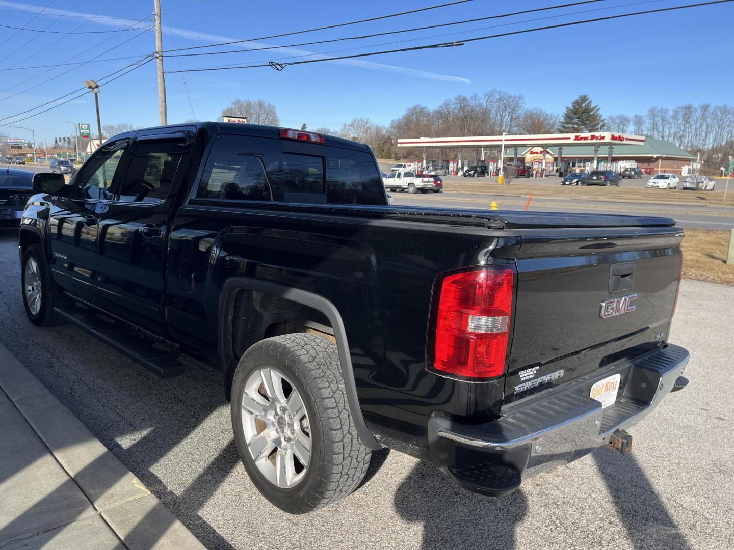 2014 Onyx Black GMC Sierra 1500 SLE (3GTU2UEC0EG) with an EcoTec3 4.3L V-6 gasoline direct injection engine, located at 1633 W Kimberly, Davenport, IA, 52806, (563) 323-5341, 41.559456, -90.598732 - Photo#3