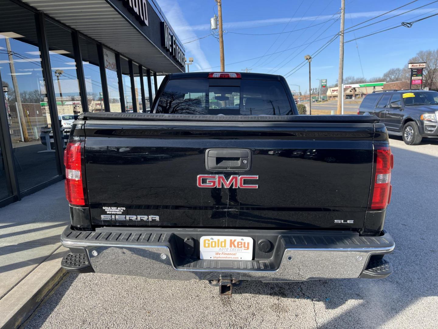 2014 Onyx Black GMC Sierra 1500 SLE (3GTU2UEC0EG) with an EcoTec3 4.3L V-6 gasoline direct injection engine, located at 1633 W Kimberly, Davenport, IA, 52806, (563) 323-5341, 41.559456, -90.598732 - Photo#4