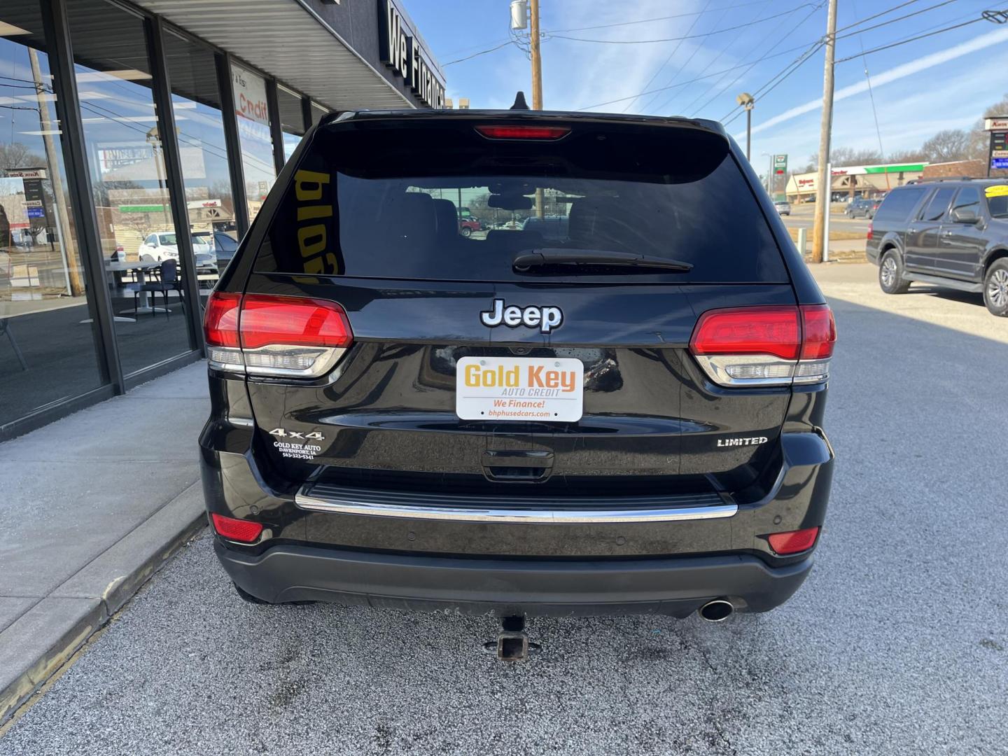 2015 Brilliant Black Crystal Pearlcoat Jeep Grand Cherokee Limited (1C4RJFBG5FC) with an 3L V-6 diesel direct injection engine, located at 1633 W Kimberly, Davenport, IA, 52806, (563) 323-5341, 41.559456, -90.598732 - Photo#4