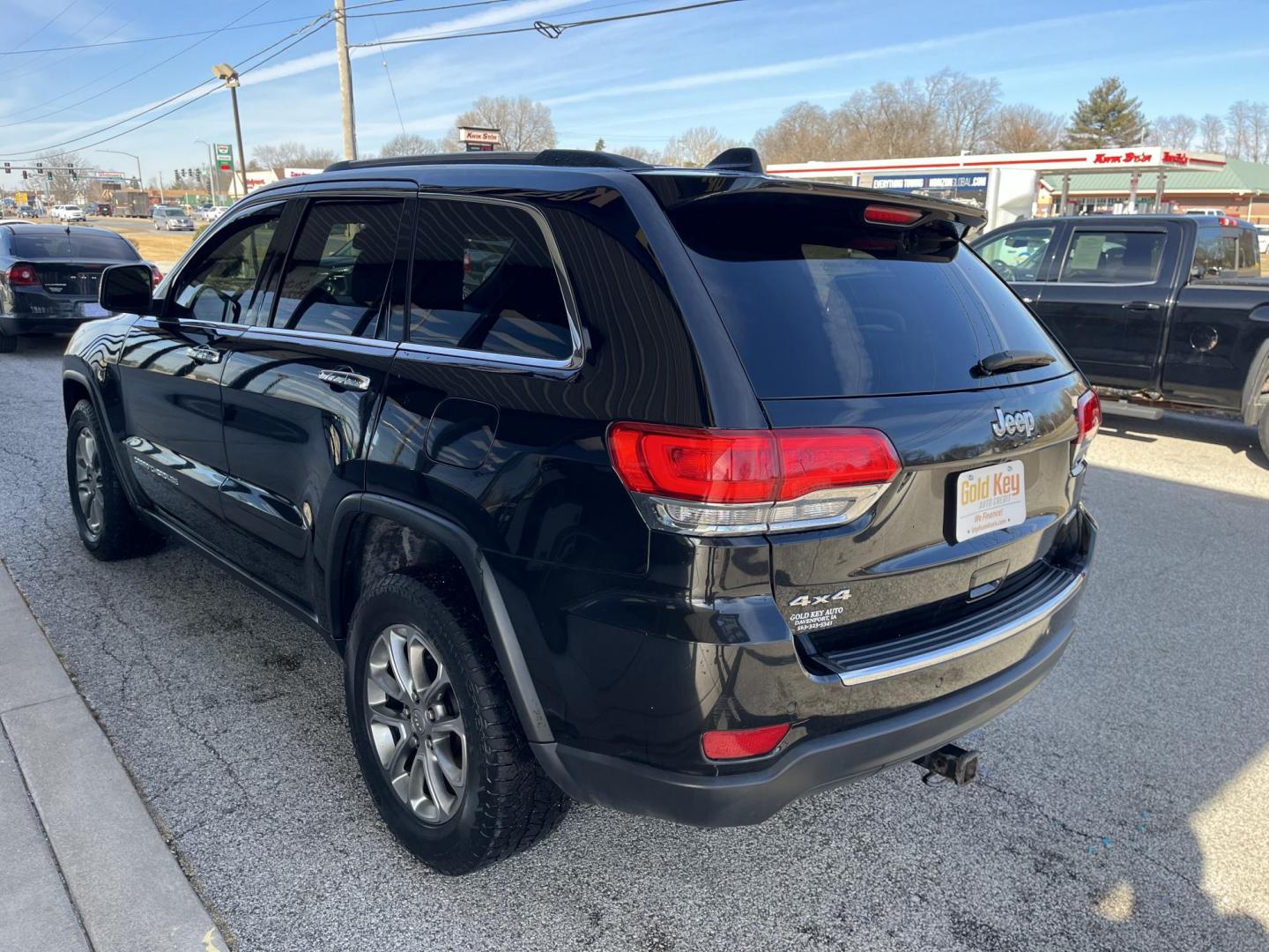 2015 Brilliant Black Crystal Pearlcoat Jeep Grand Cherokee Limited (1C4RJFBG5FC) with an 3L V-6 diesel direct injection engine, located at 1633 W Kimberly, Davenport, IA, 52806, (563) 323-5341, 41.559456, -90.598732 - Photo#3