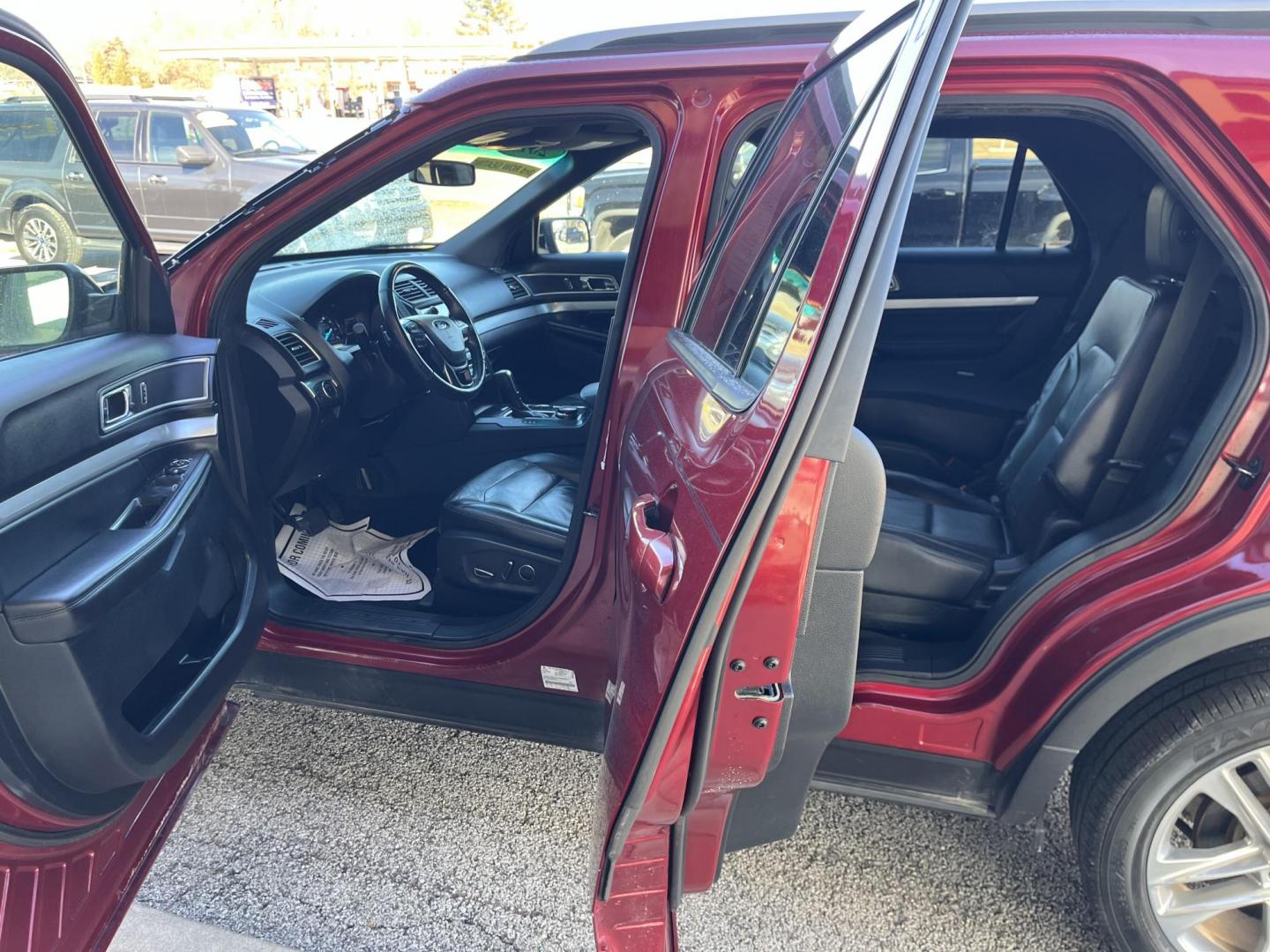 2017 Ruby Red Metallic Tinted Clearcoat Ford Explorer XLT (1FM5K8D82HG) with an 3.5L V-6 DOHC engine, located at 1633 W Kimberly, Davenport, IA, 52806, (563) 323-5341, 41.559456, -90.598732 - Photo#8