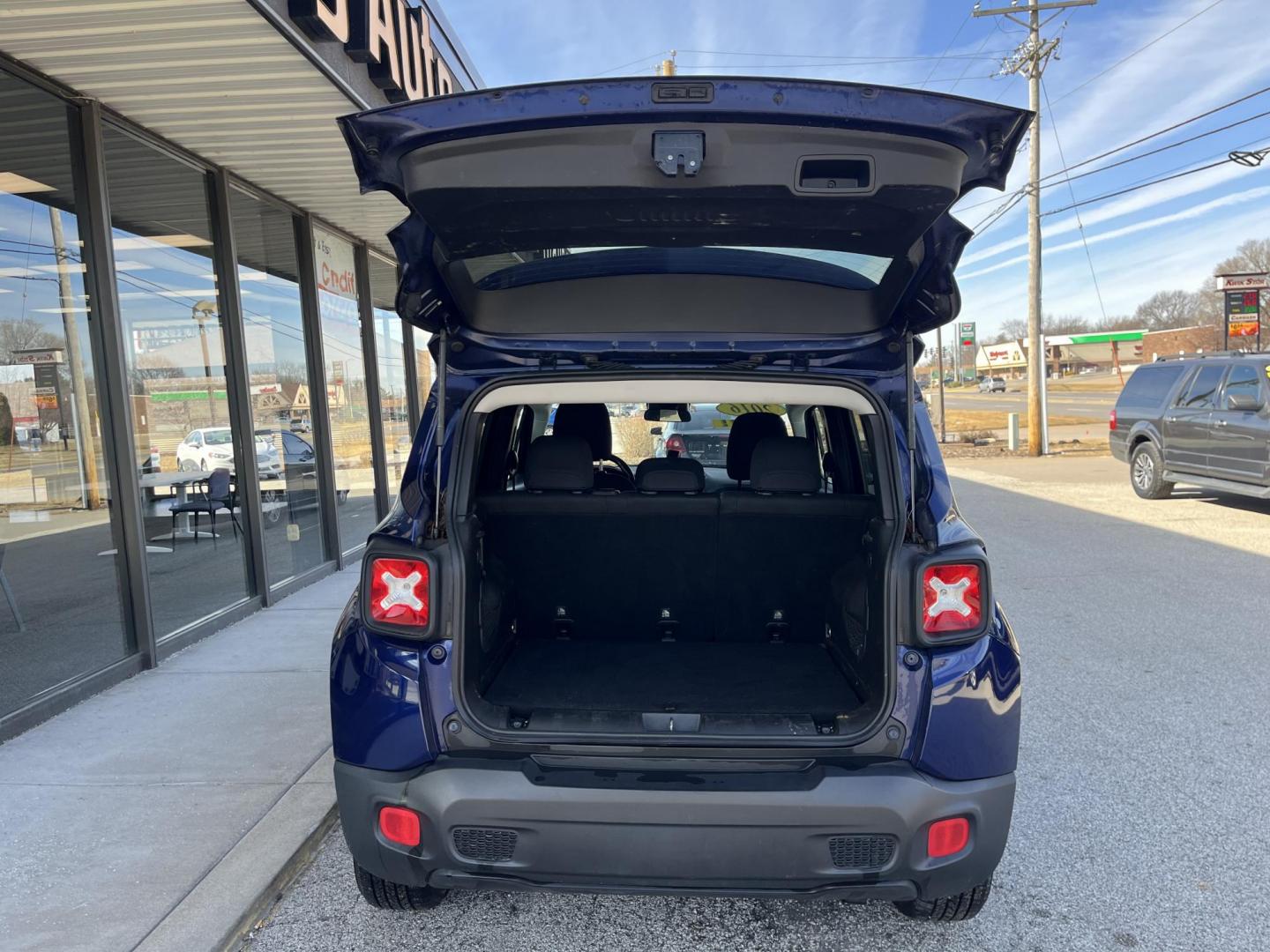 2016 Jetset Blue Jeep Renegade Latitude (ZACCJBBT0GP) with an MultiAir 1.4L I-4 variable valve control engine, located at 1633 W Kimberly, Davenport, IA, 52806, (563) 323-5341, 41.559456, -90.598732 - Photo#5